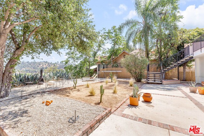 Building Photo - 508 N Avenue 66