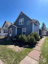 Building Photo - 305 38th Ave E