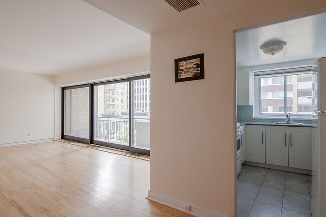 Building Photo - 3435 Rue Drummond