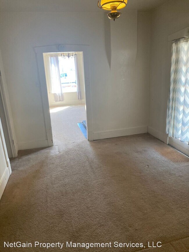 Building Photo - 3 br, 2 bath House - 25 N 400 W