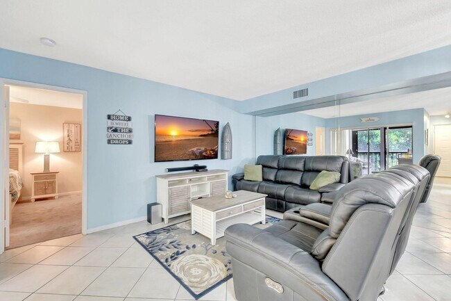 Building Photo - 6586 Southurst Terrace