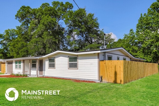 Building Photo - 9724 Priory Ave