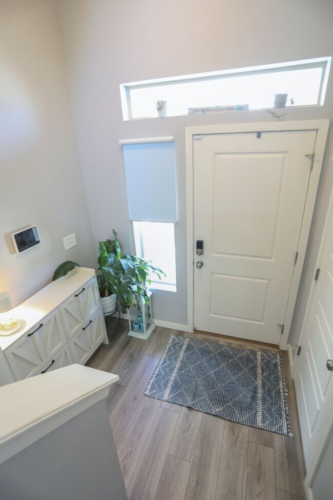 Foto del edificio - 3 Bedroom Newer Construction Home in Banni...