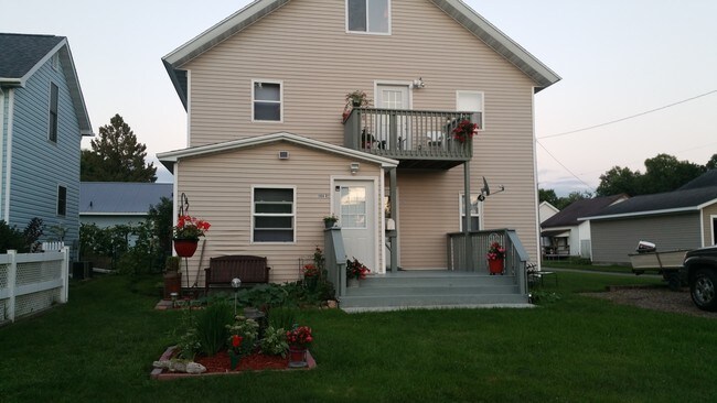 Enjoy great view of Lake Como fromo lower apt - 1108 Priddy St