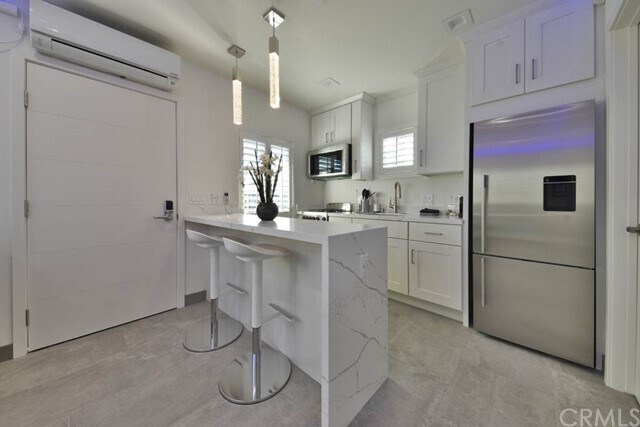 Foto del edificio - 1244 W Balboa Blvd