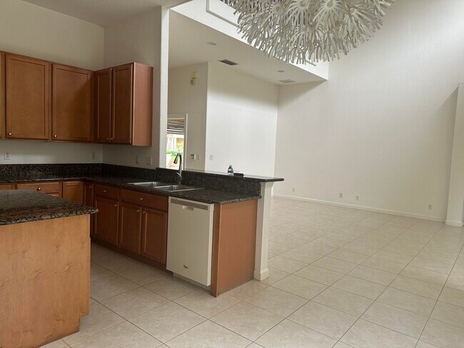 Building Photo - 8120 Bautista Way
