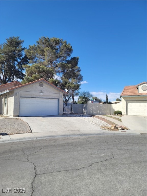 Building Photo - 3948 N Applecrest St