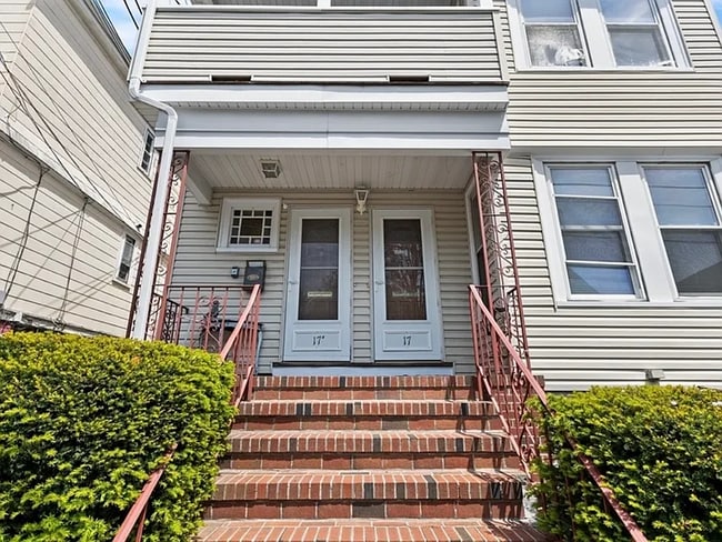 Building Photo - 17 Cypress St