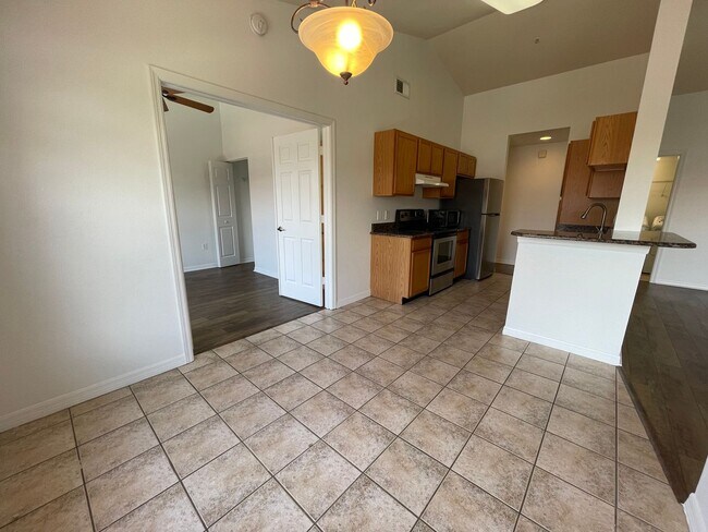 Building Photo - ANNUAL RENTAL - FAIRWAY PRESERVE-2 BED 1 B...