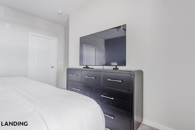 Building Photo - 2331 Commerce Park Dr NE