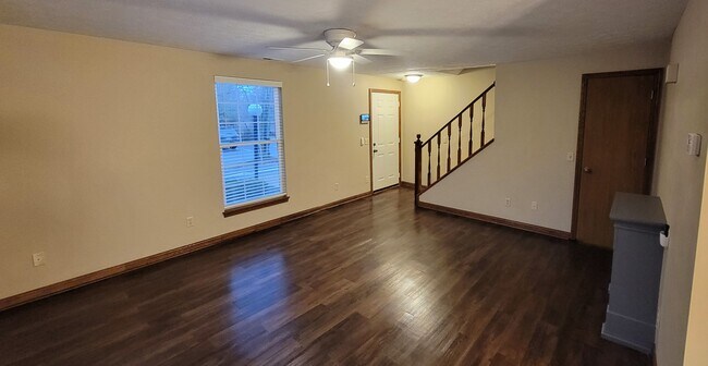 Foto del edificio - 386 Waterside Ave. N.W.