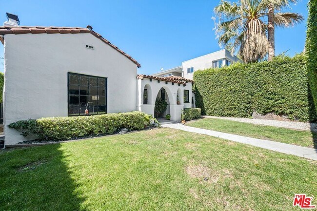 Foto del edificio - 601 Hayworth Ave