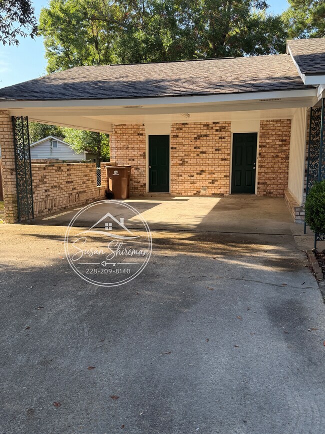 Cochera grande - 2065 Camp Wilkes Rd