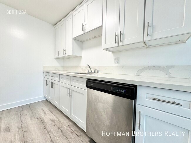 Foto del edificio - 5415 Newcastle Ave