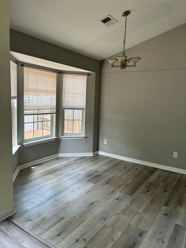 Foto del edificio - Southgate 3BR, 2BA home fully fenced