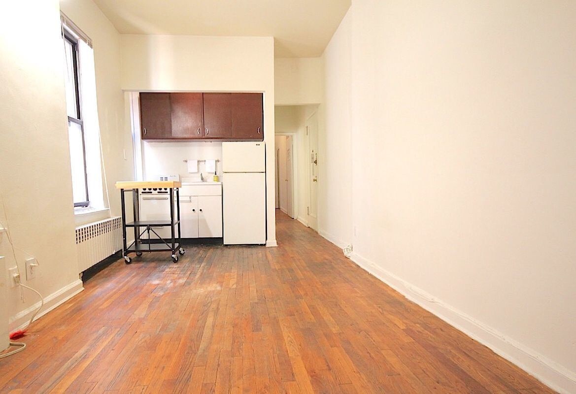 Primary Photo - 140 Claremont Ave