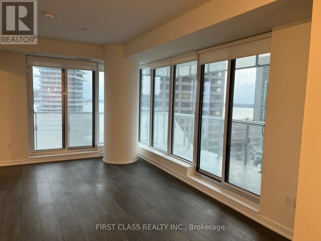 Building Photo - 28 Freeland St