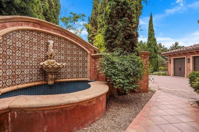 Building Photo - 5220 Grand Del Mar Way