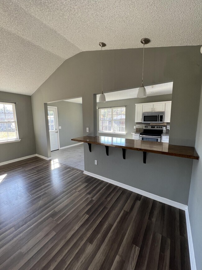 Building Photo - 1025 Barley Dr