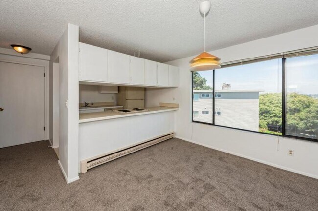 Building Photo - 2 bedroom in Seattle WA 98199