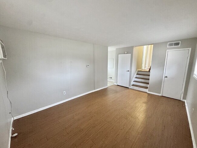 Foto del edificio - 735 Ledbetter Ave