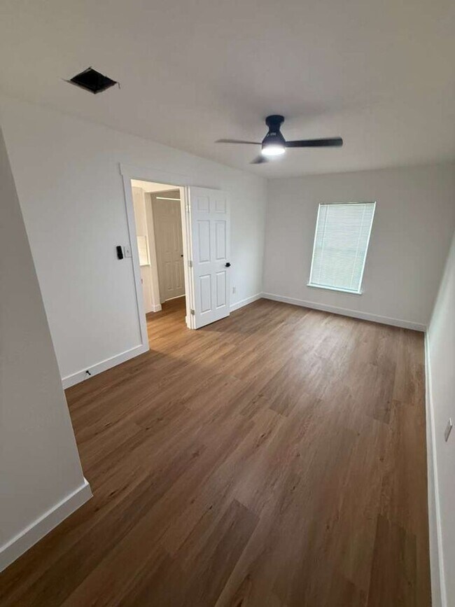 Building Photo - BEAUTIFUL HOME IN HOUSTON. MOVE IN READY!.