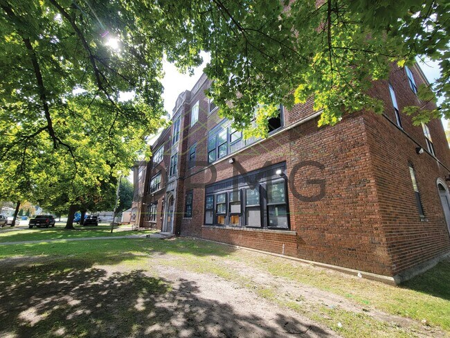 Foto del edificio - 1030 S Holmes St