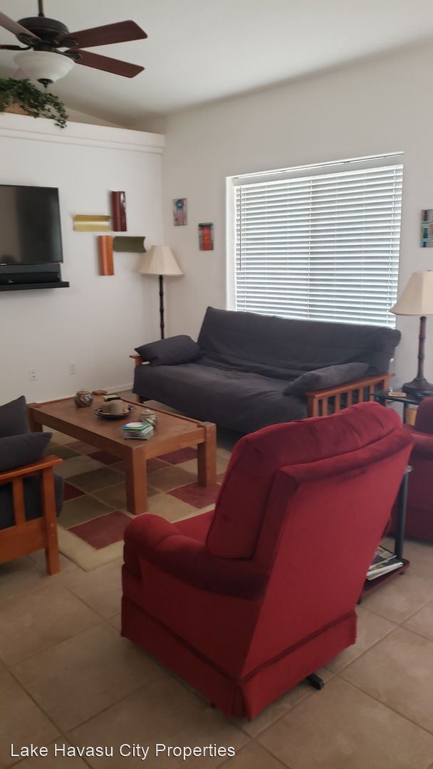 Foto del edificio - 3 br, 2 bath House - 2278 Holly Ave