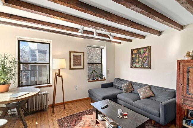 Building Photo - SoHo One-Bedroom Corner