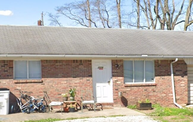 Building Photo - 2526 E Dexter Ave