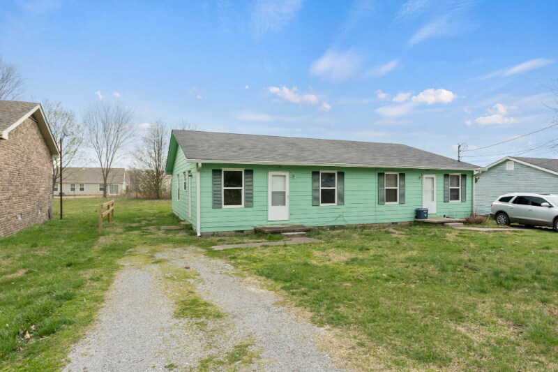 702 Calista Rd Unit B, White House, TN 37188 Room for Rent in White