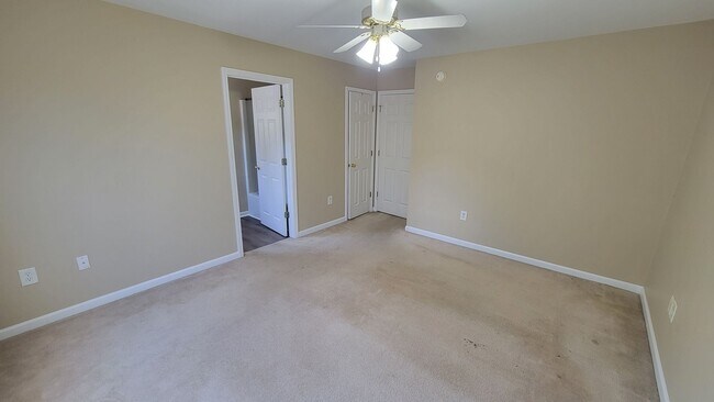 Foto del edificio - 3 Bed, 2 Bath Townhome in Mauldin is Avail...