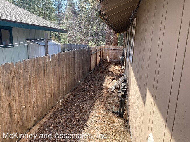 Foto del edificio - 2 br, 1 bath House - 2394 Tahoe Vista Dr #1