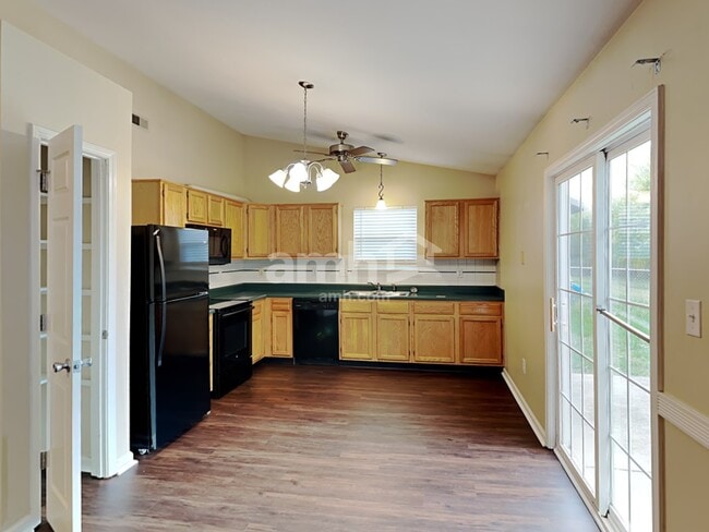 Foto del edificio - 148 Westridge Blvd