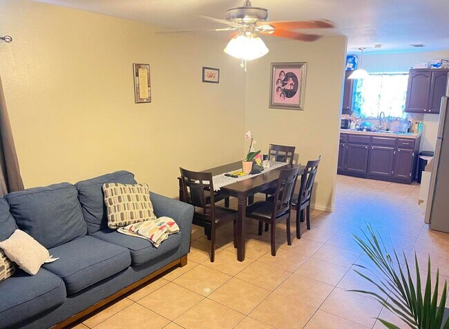 Building Photo - 3025 Potomac Loop