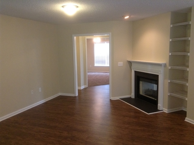 Foto del edificio - 976 Scottland Dr
