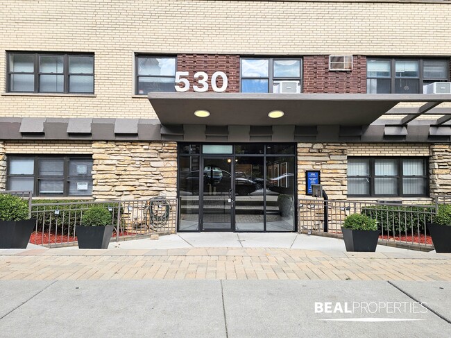 Building Photo - 530 Aldine