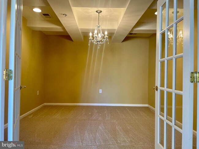 Foto del edificio - 12251 Roundwood Rd