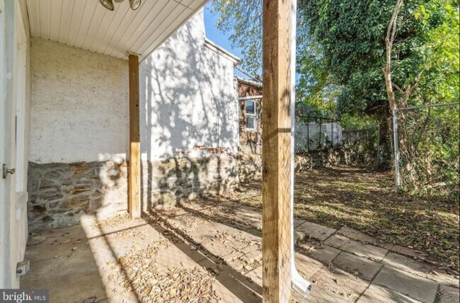 Building Photo - 125 Green Ln