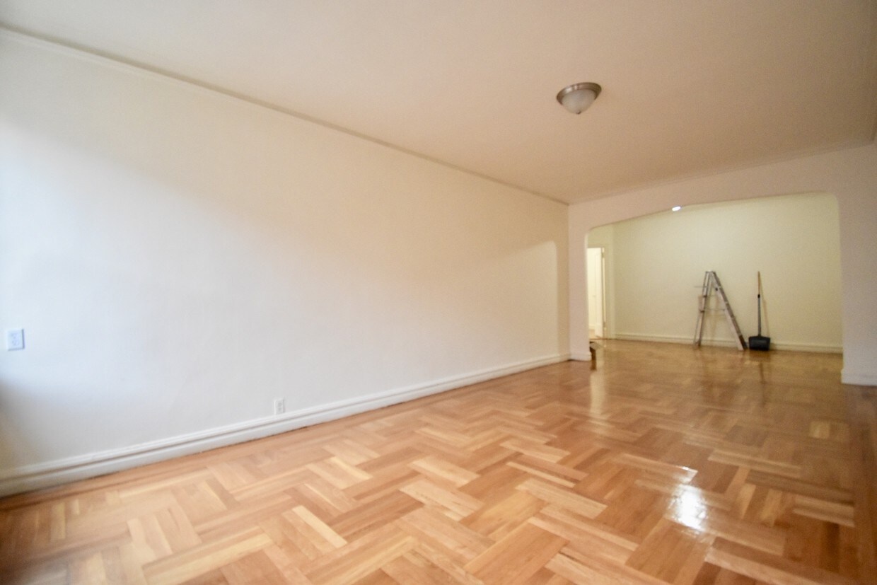 living room/foyer - 145 Seaman Ave