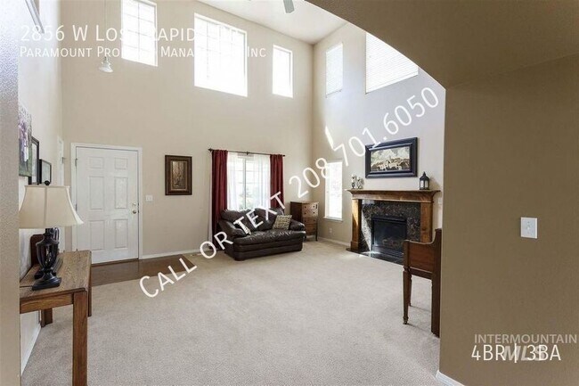 Foto del edificio - Come home to a grand entry every day in th...