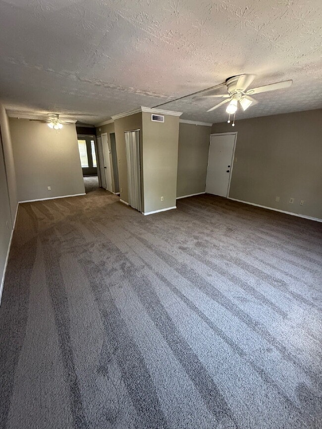 Building Photo - 2020 Continental Ave
