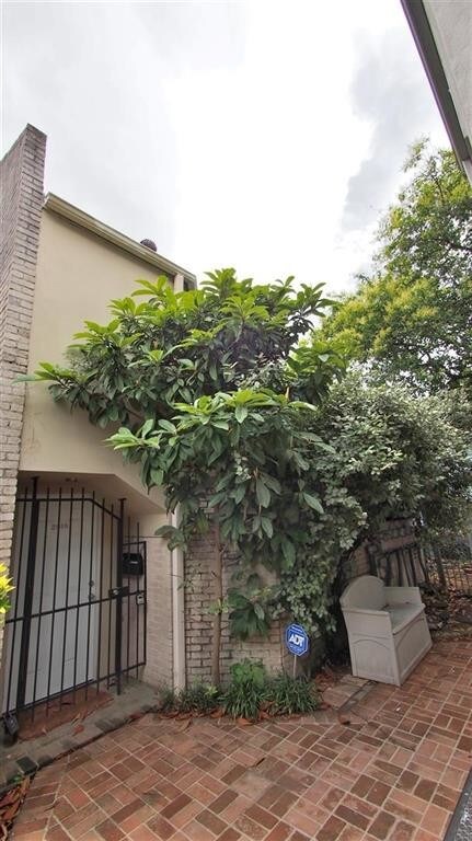 Primary Photo - 3014 Baldwin St