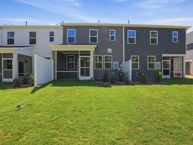 Building Photo - 214 Deercroft Dr