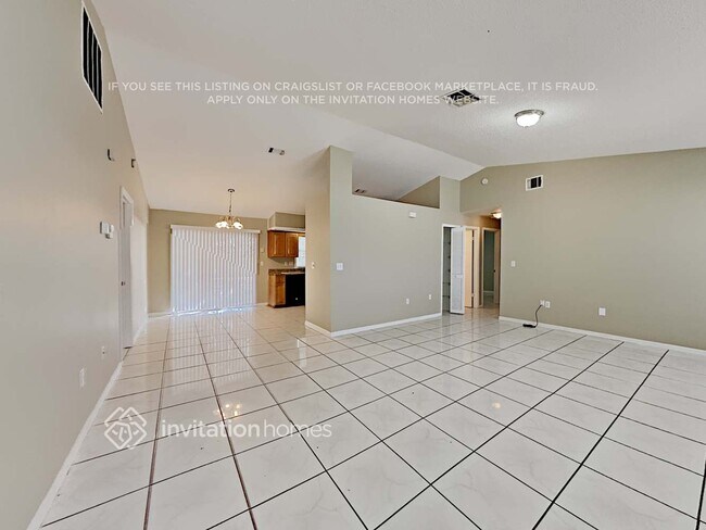 Building Photo - 339 Medina Ct