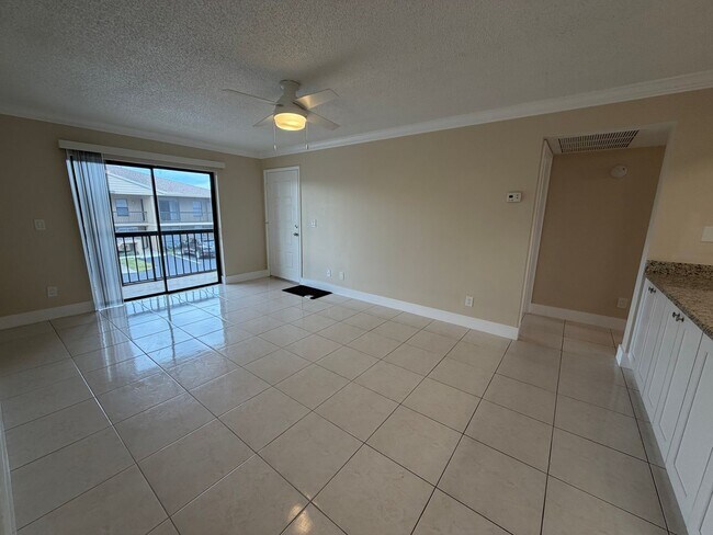 Building Photo - ANNUAL RENTAL - 2 BED / 2 BATH CONDO AT MYSTIC GARDENS