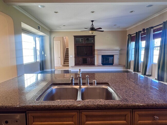 Foto del edificio - Spacious remodeled 5 bedroom home in Big Sky