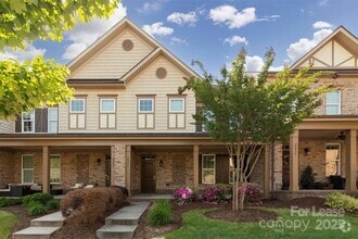 Building Photo - 2231 Eversham Dr NW