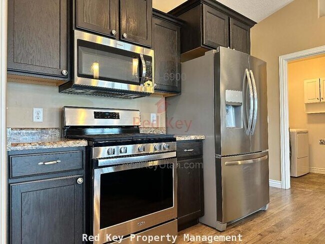 Building Photo - 2300 N Single Family Home