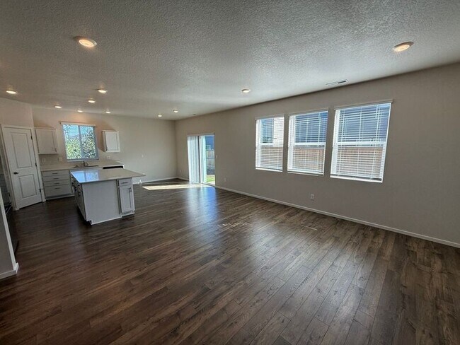 Foto del edificio - 4820 Gray Ct NE
